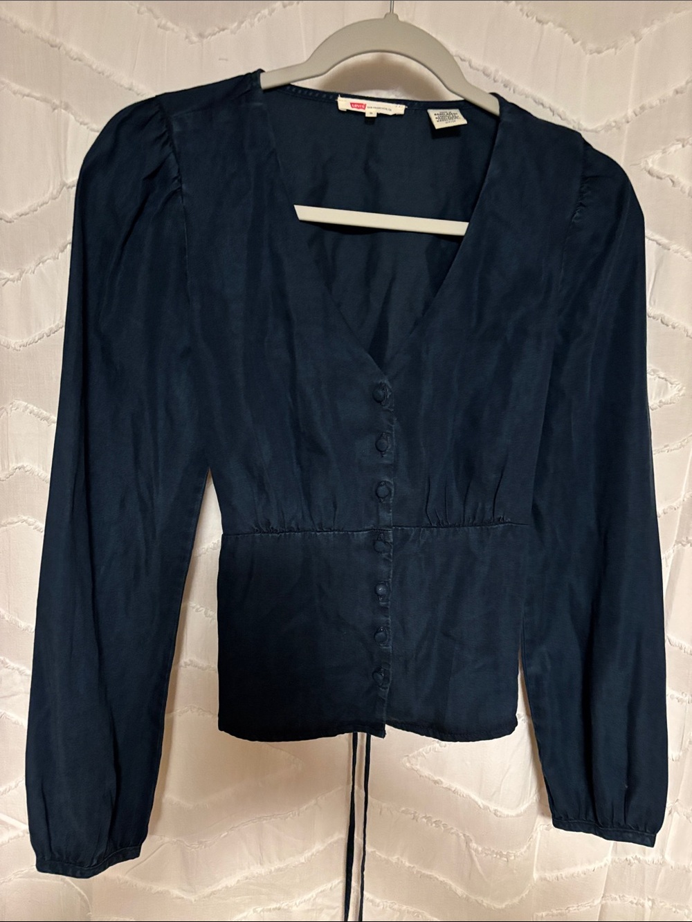Levi's Navy Long-Sleeve Button-Front V-Neck Top